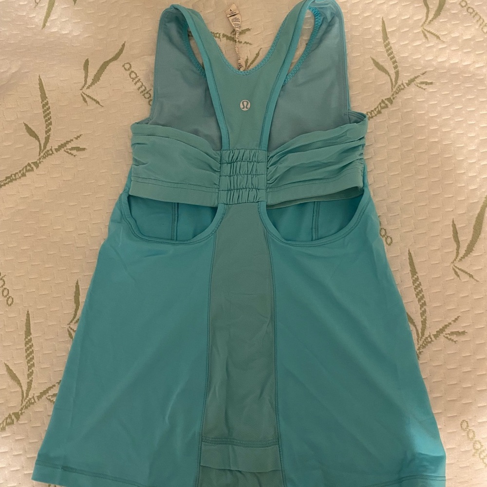 Blue lululemon tank size 4